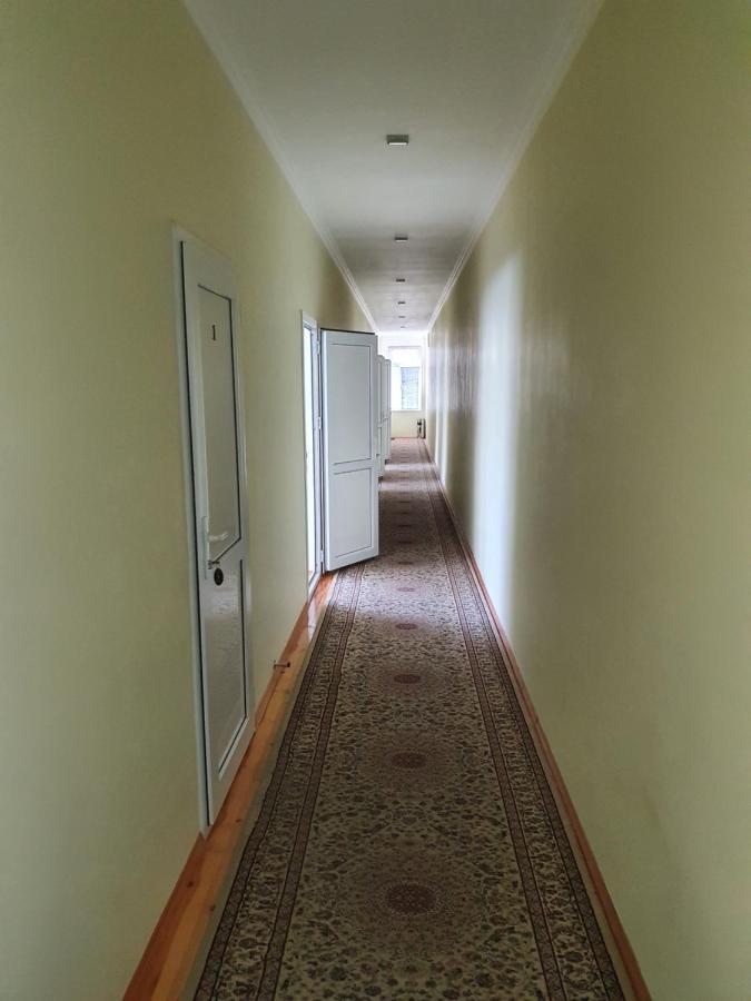 Sheki Avtovagzal Motel Buitenkant foto