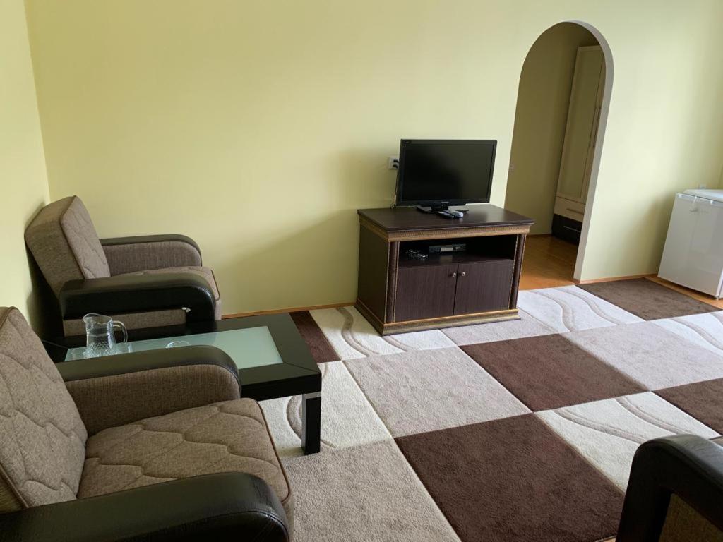 Sheki Avtovagzal Motel Buitenkant foto