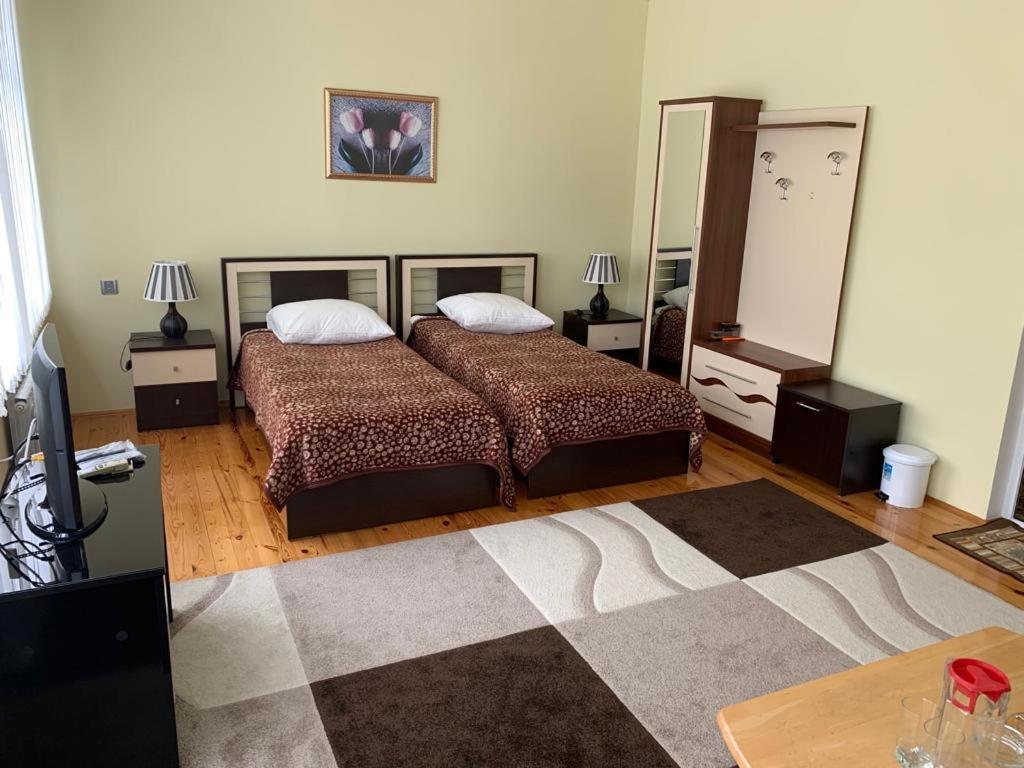 Sheki Avtovagzal Motel Buitenkant foto