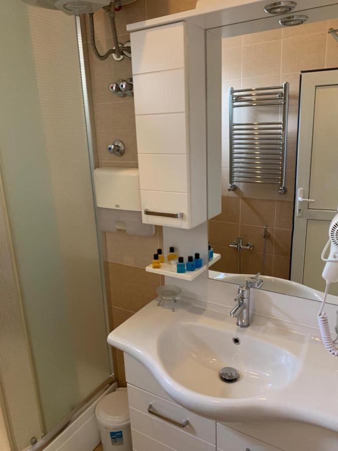 Sheki Avtovagzal Motel Buitenkant foto