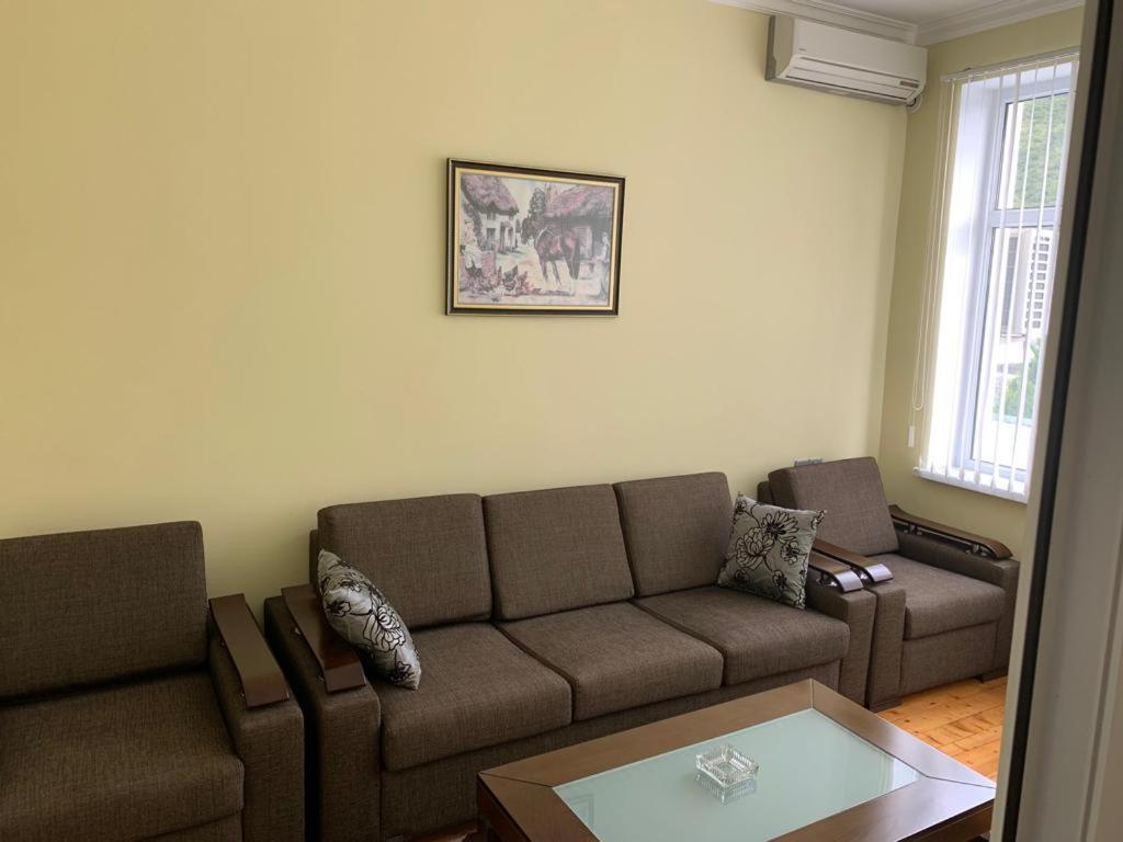 Sheki Avtovagzal Motel Buitenkant foto